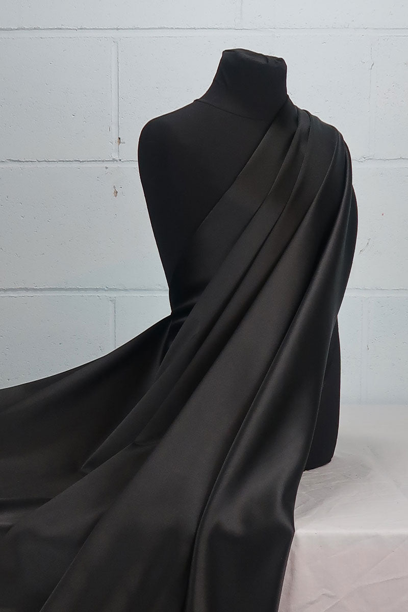 coscraft-fabrics-stretch-duchess-satin-stoff-schwarz-0-5-m image 7