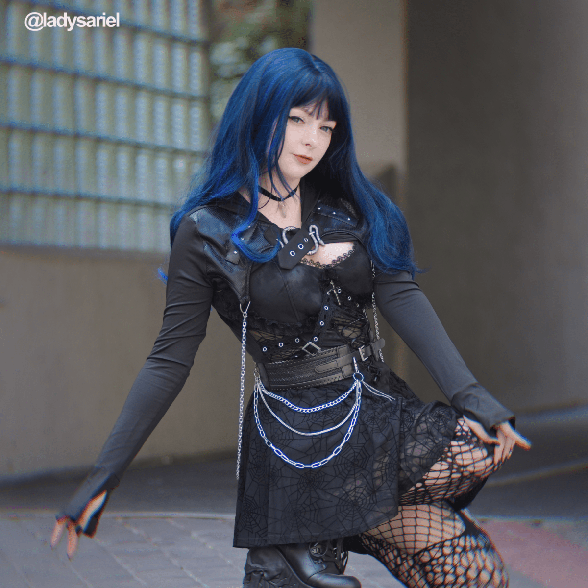 lemailwig-lolita-wigs-per-cke-65cm-schwarz-blau-lockig image 4