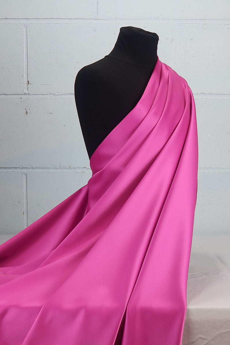 coscraft-fabrics-stretch-duchess-satin-stoff-schwarz-0-5-m image 1