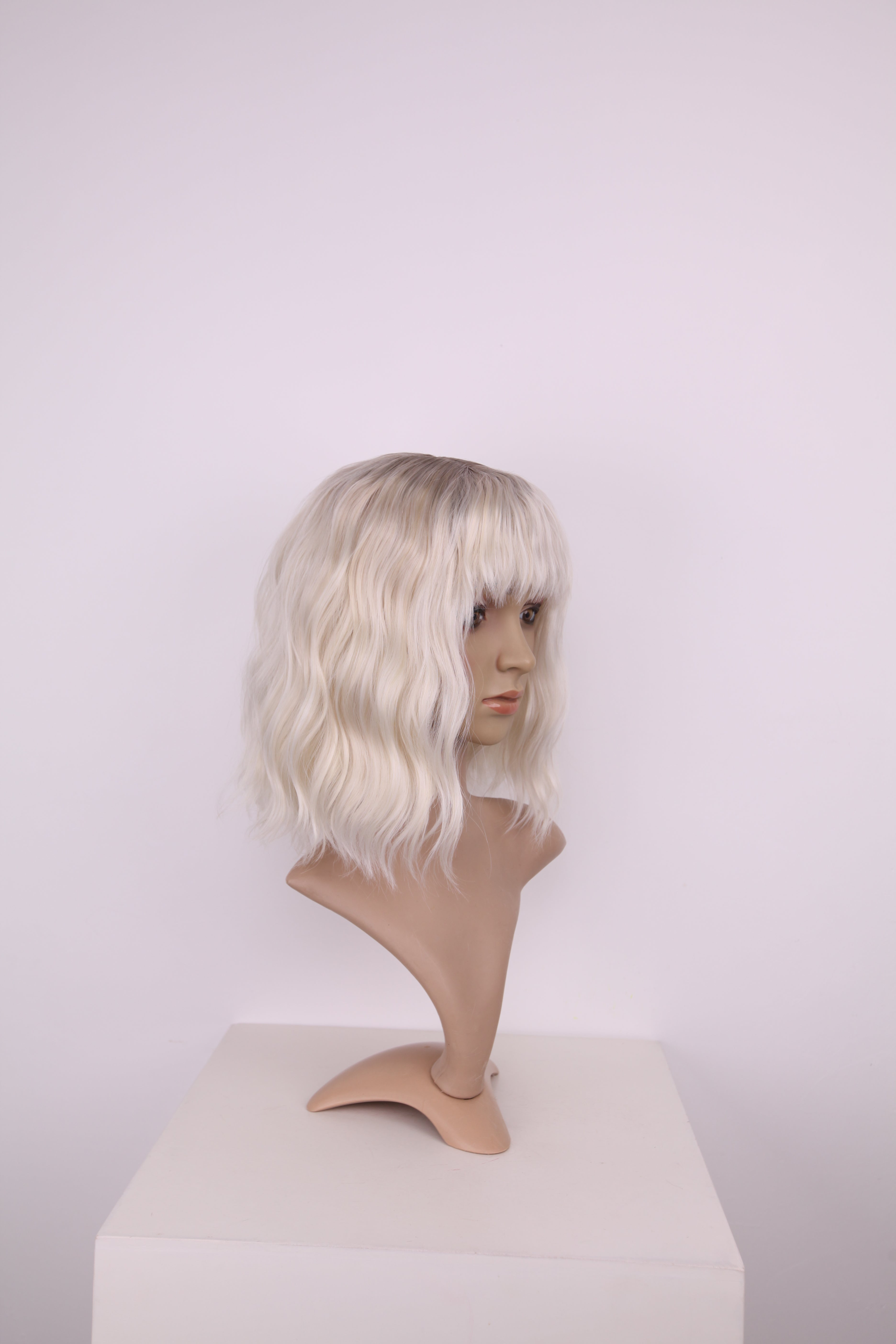 arda-wigs-classic-hati-per-cke-frost-blond-gewellt image 5