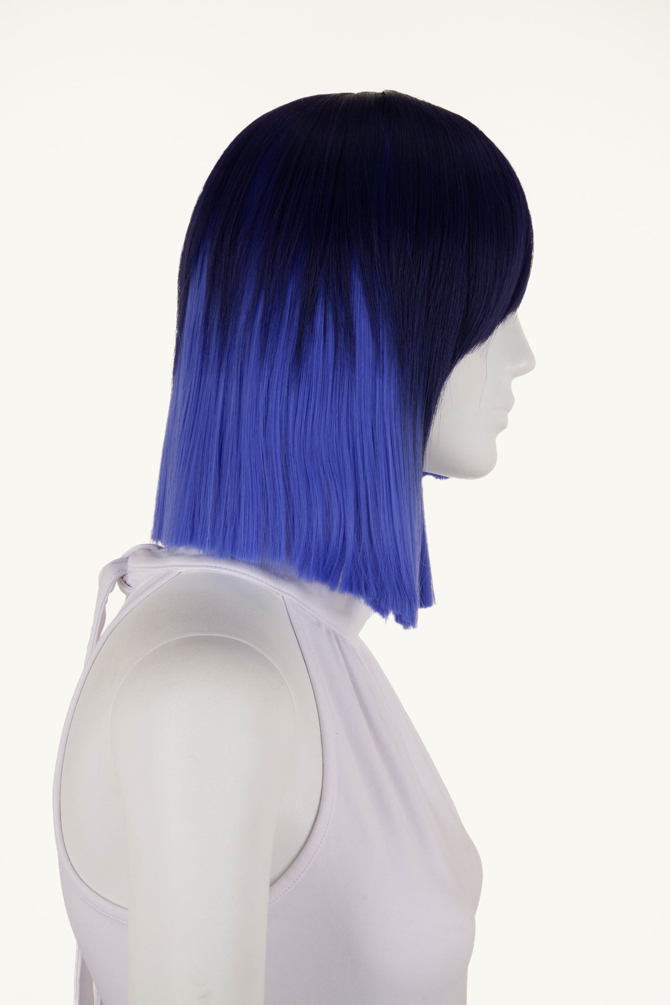 arda-wigs-laney-silky-bob-per-cke-blau-zopf image 4